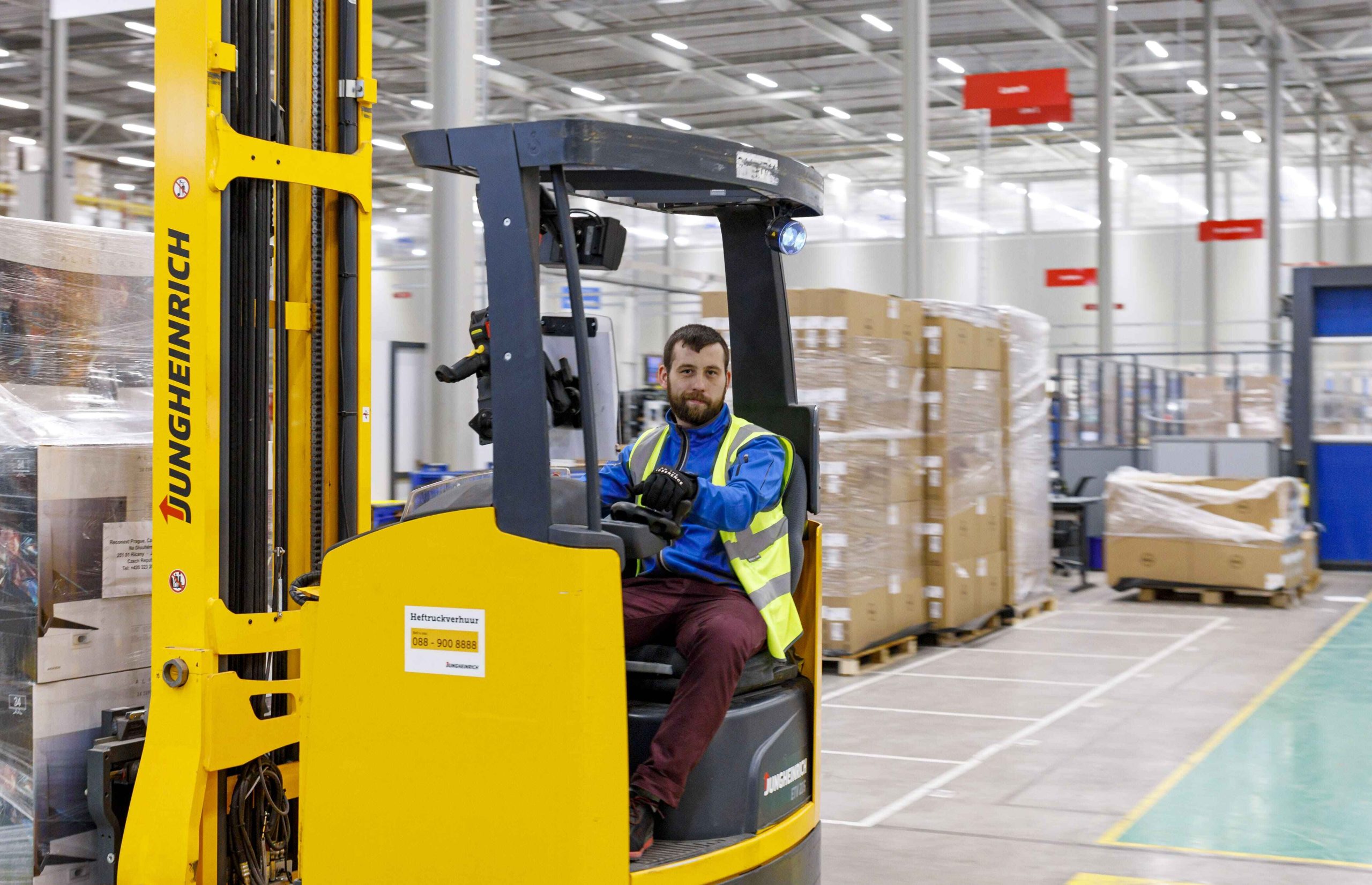 Forklift Operator Jobs Abroad / Forklift Operator vacancy